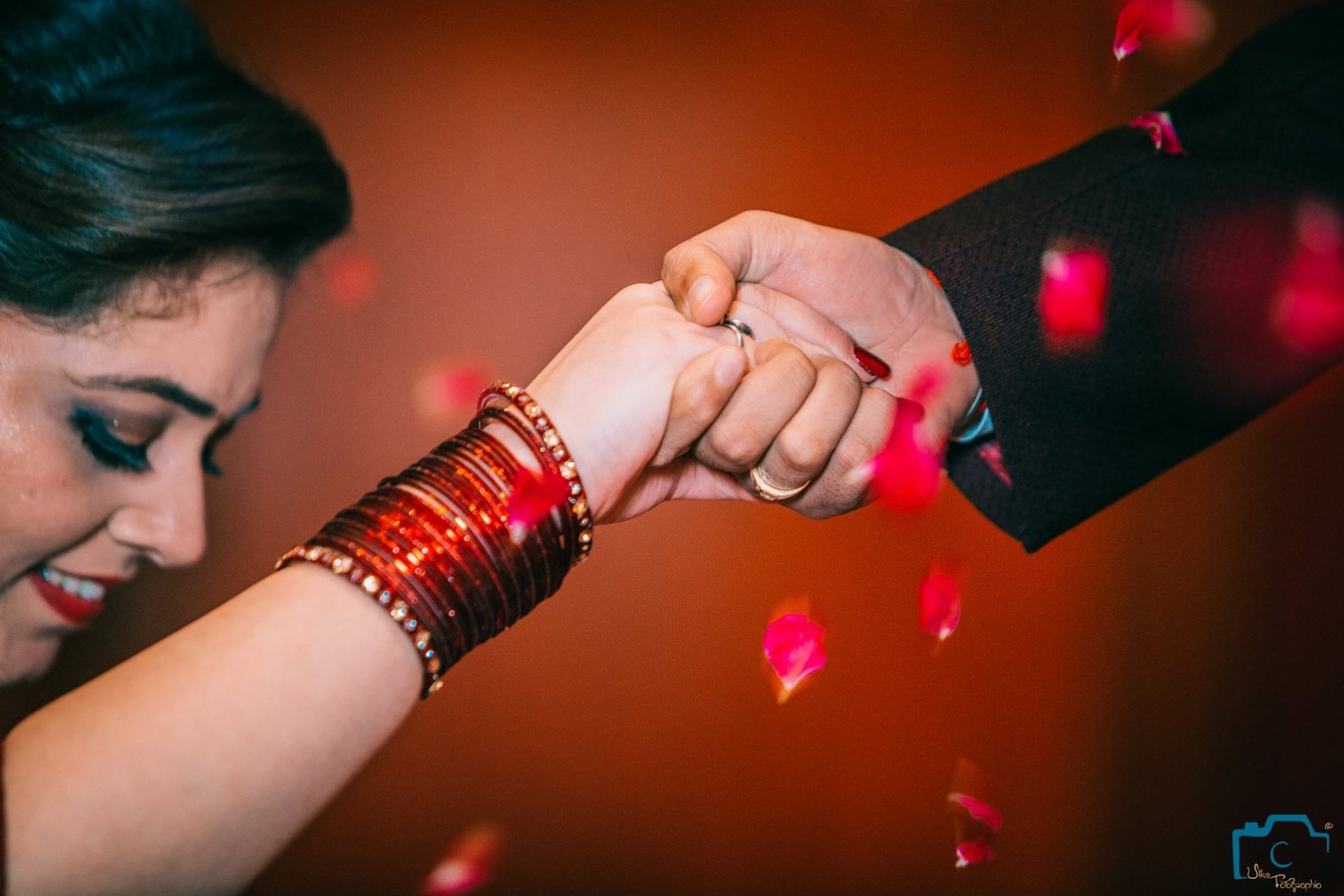 Striking bright bangles by ULike Fotographia Wedding-photography | Weddings Photos & Ideas