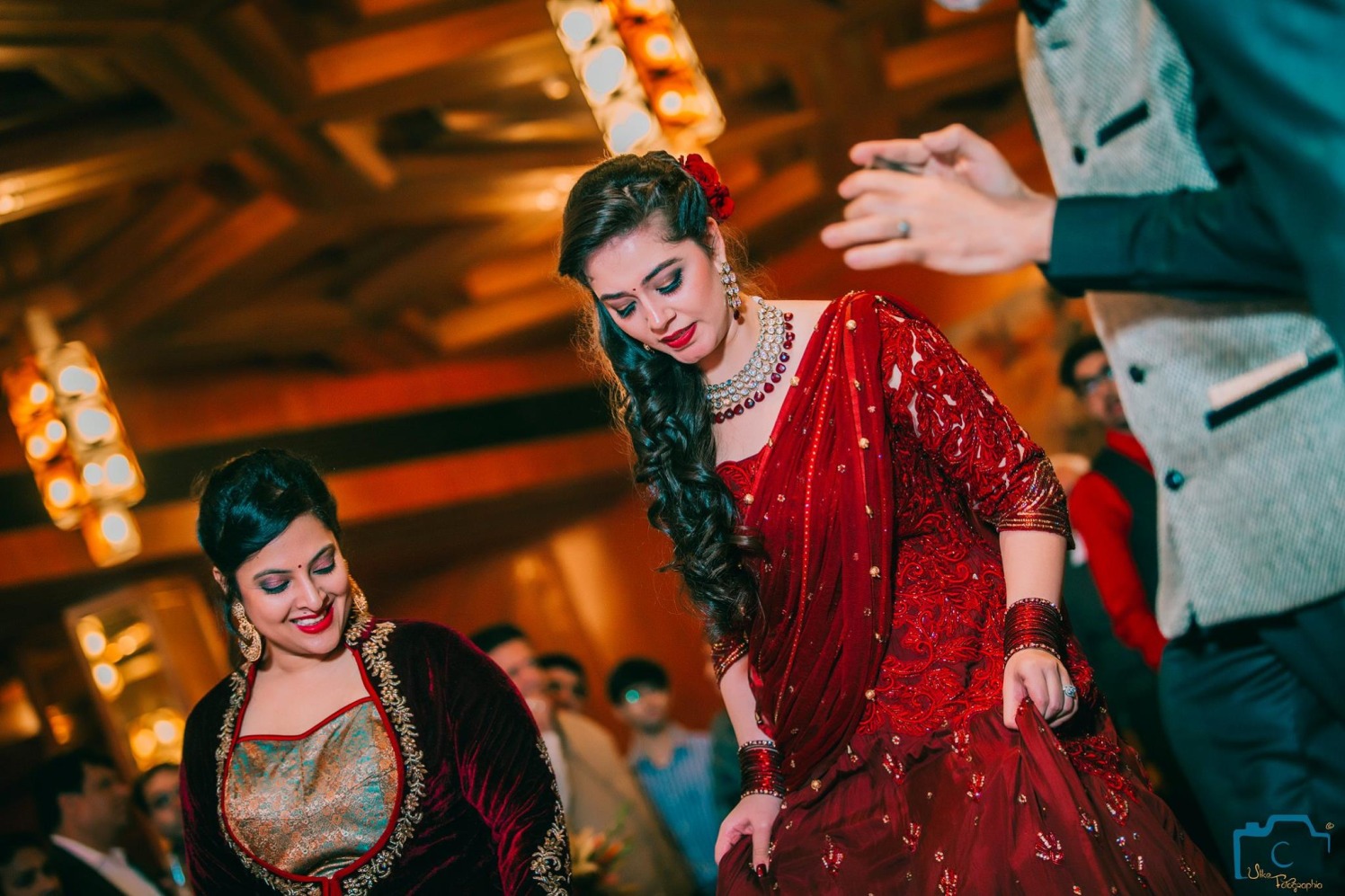 Embellished and embroidered by ULike Fotographia Wedding-photography | Weddings Photos & Ideas