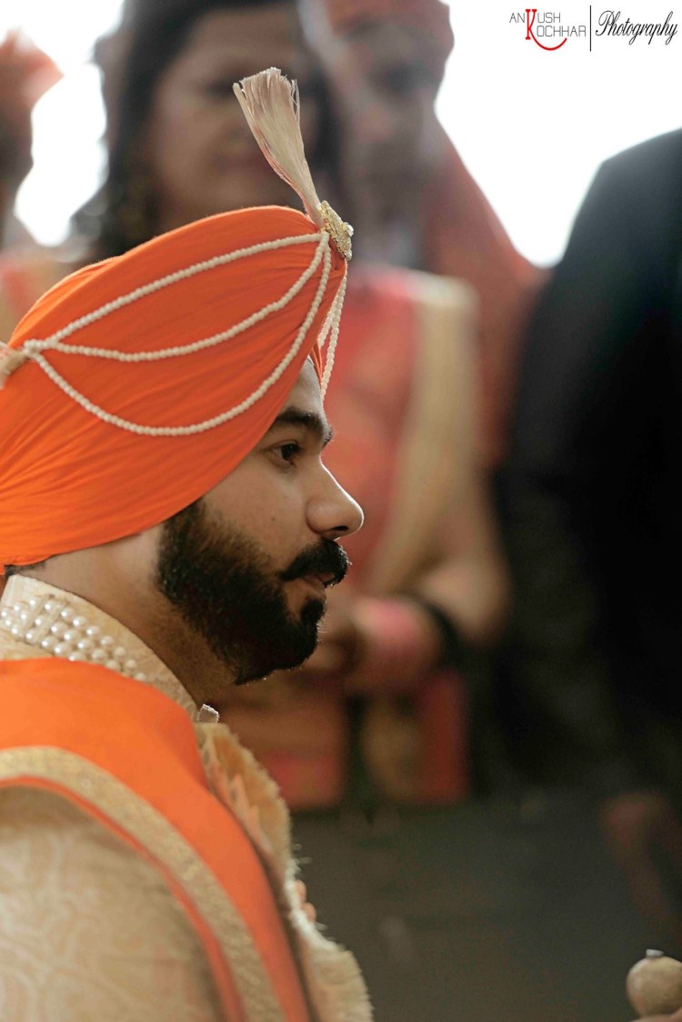 Indian groom by AKfotography Wedding-photography | Weddings Photos & Ideas