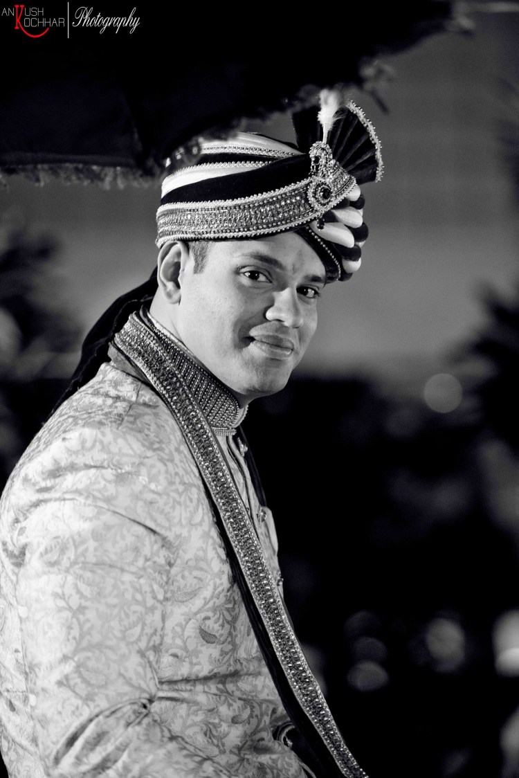 Indian groom by AKfotography Wedding-photography | Weddings Photos & Ideas