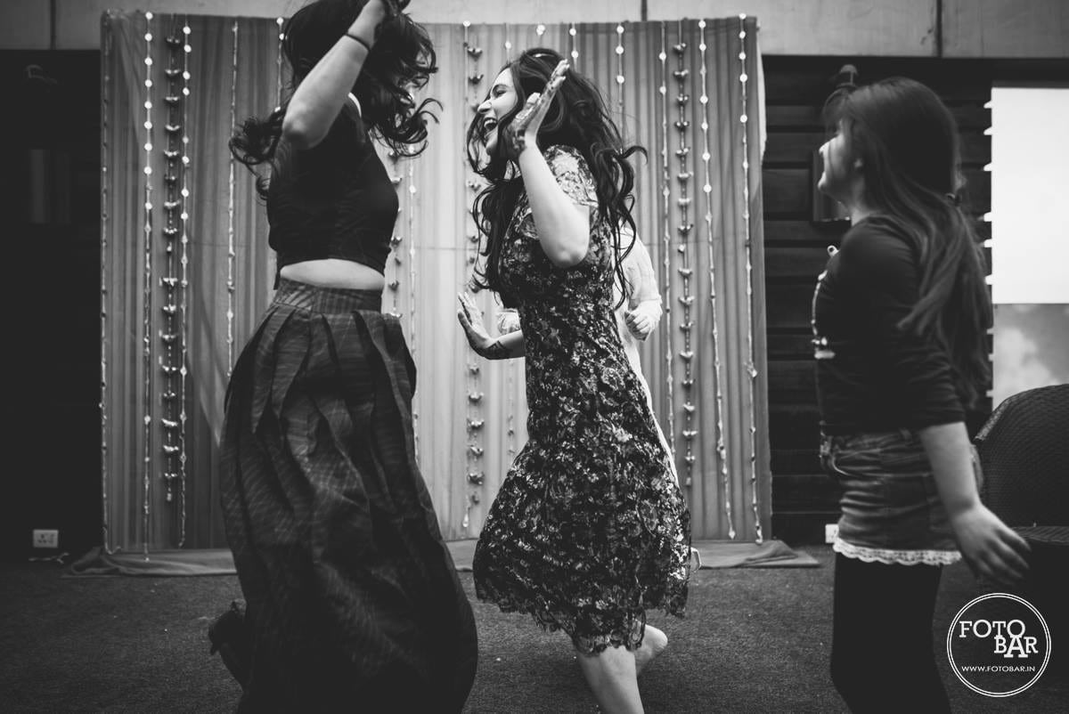 Dance to express by Fotobar Wedding-photography | Weddings Photos & Ideas