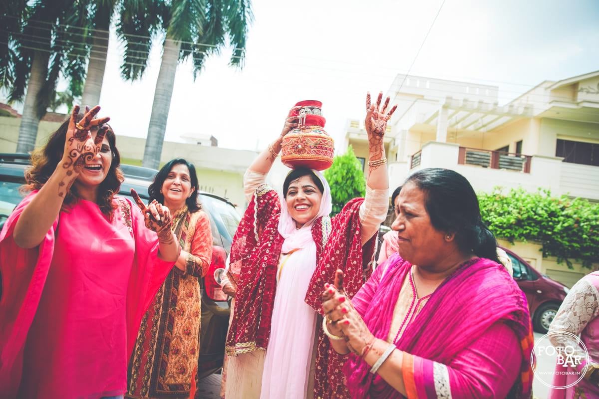 Perfect combination of colours and rites by Fotobar Wedding-photography | Weddings Photos & Ideas
