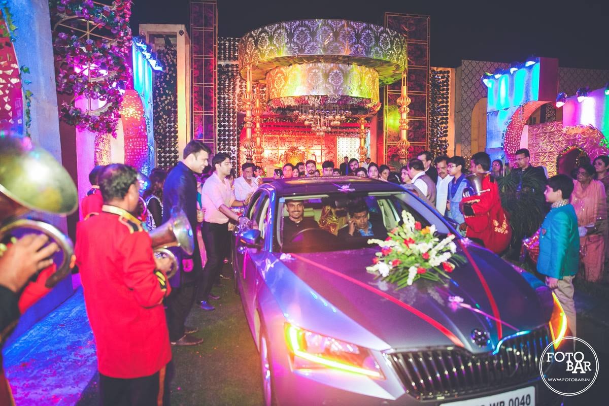 Seeing off the precious bride by Fotobar Wedding-photography | Weddings Photos & Ideas