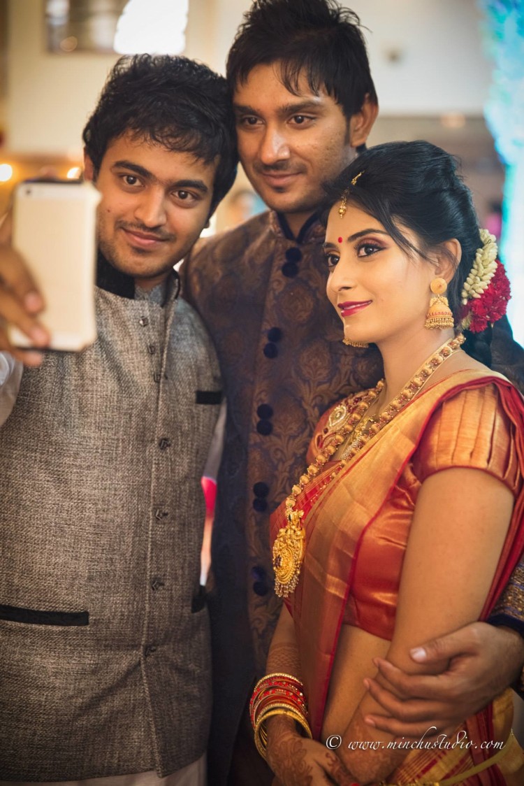 Photo with Couple by Minchu Studio Wedding-photography | Weddings Photos & Ideas