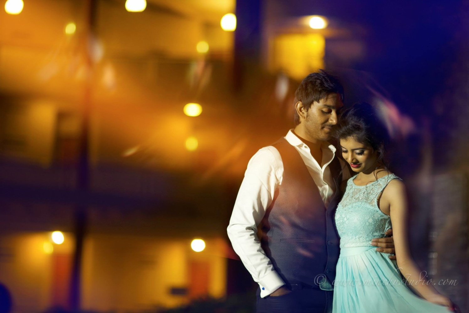 Photo with Couple by Minchu Studio Wedding-photography | Weddings Photos & Ideas