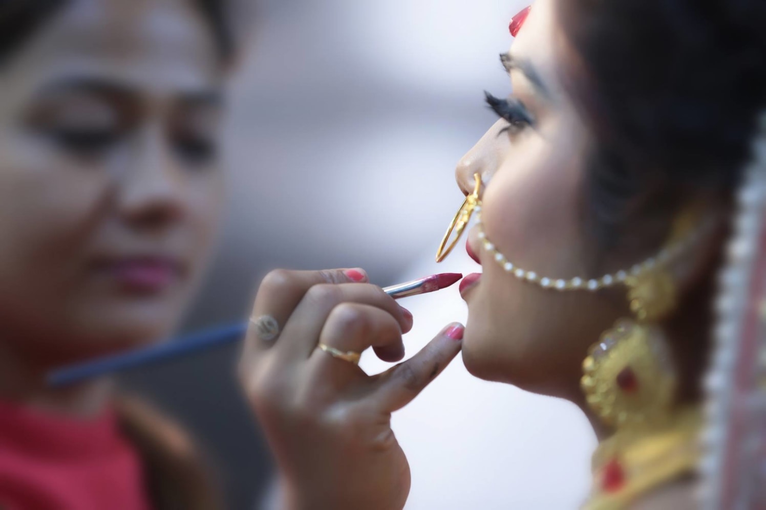 Getting Ready For Her Big Day by Mukesh bijalwan Wedding-photography Bridal-jewellery-and-accessories Bridal-makeup | Weddings Photos & Ideas