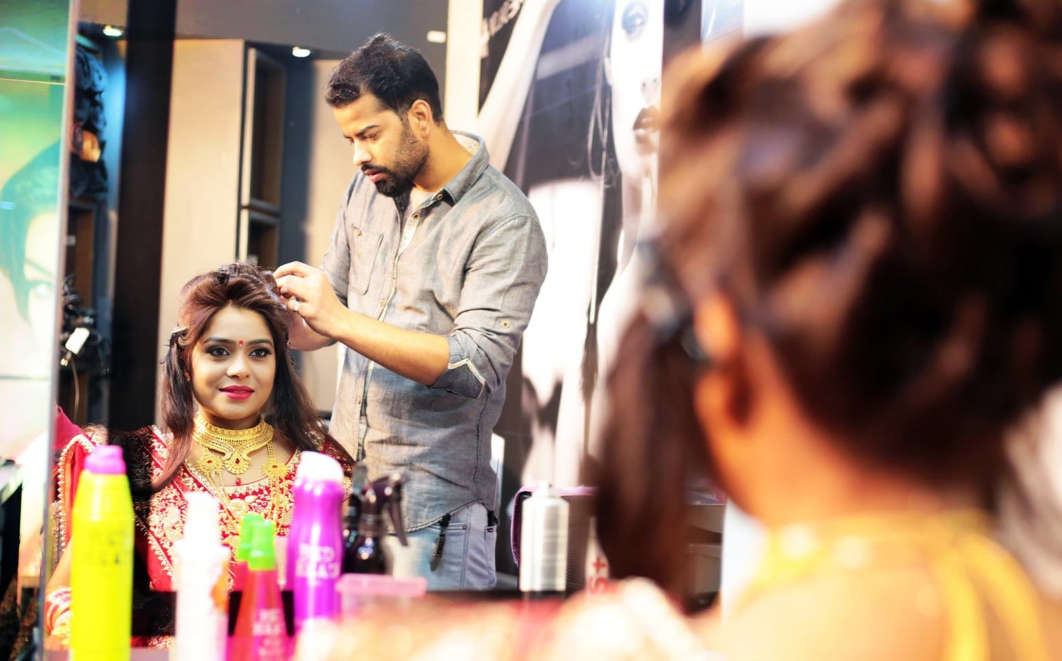 Prepping Up Beautifully by Mukesh bijalwan Wedding-photography Bridal-makeup | Weddings Photos & Ideas