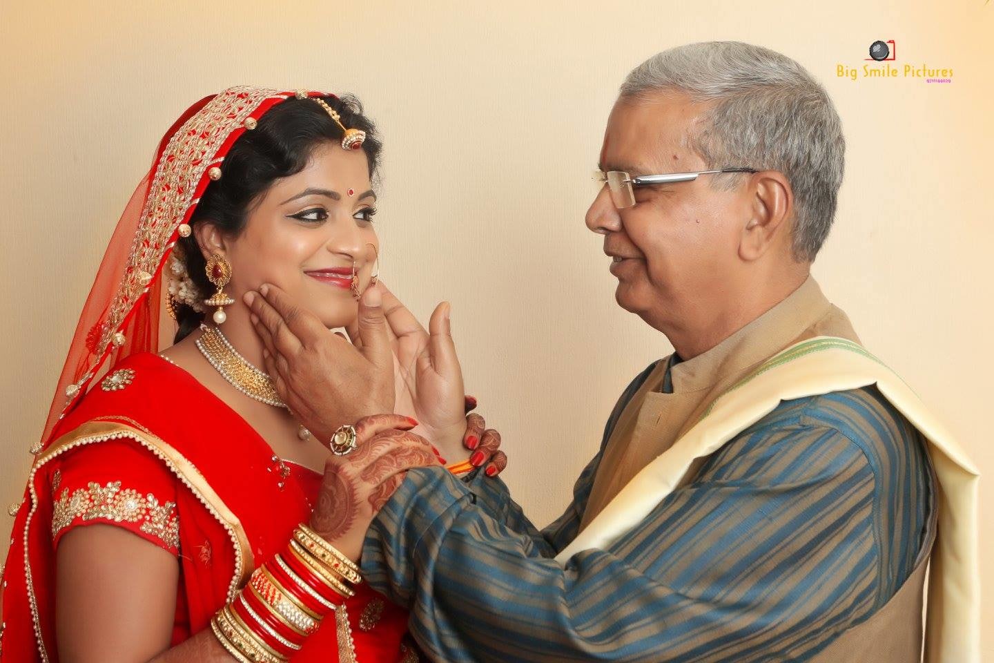 Bride With Her Father On Wedding Day by Mukesh bijalwan Wedding-photography Bridal-jewellery-and-accessories | Weddings Photos & Ideas