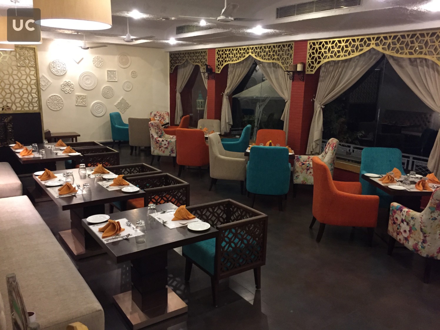 Formal retro style restaurant by Designwise Interiors Modern | Interior Design Photos & Ideas