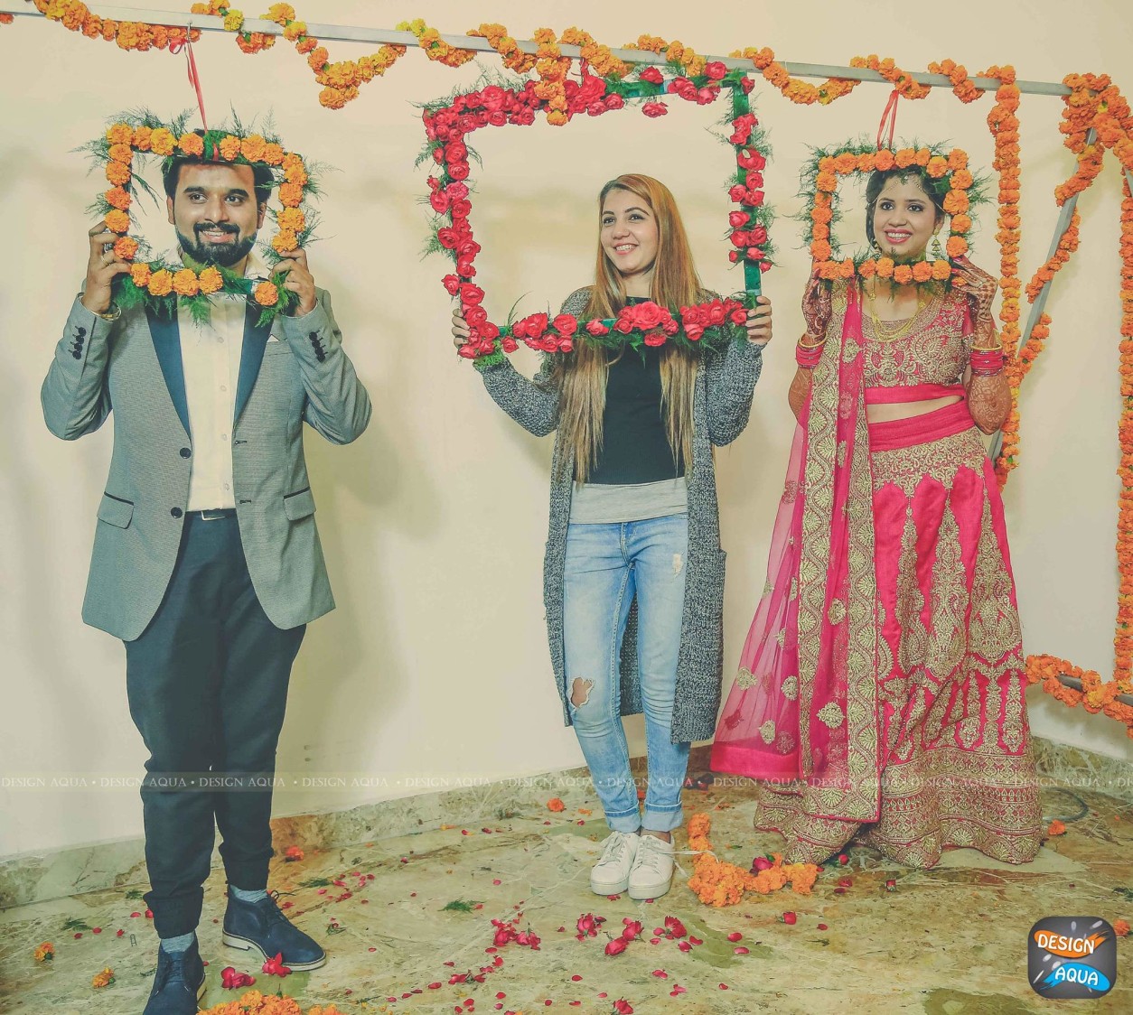 Trendy Floral Photobooths For the Reception Day by Priyanka Kamboj Wedding-photography Groom-wear-and-accessories Wedding-dresses Wedding-decor | Weddings Photos & Ideas