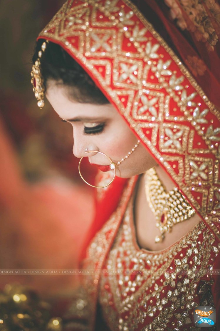 Shimmering Gold Eye Makeup Worn By the Bride by Priyanka Kamboj Wedding-photography Bridal-makeup | Weddings Photos & Ideas