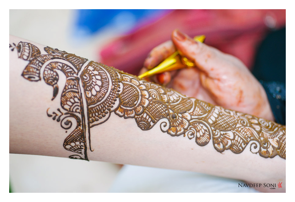 Eye-Catching Floral Mehendi For Bride by Navdeep Soni Wedding-photography Bridal-mehendi | Weddings Photos & Ideas