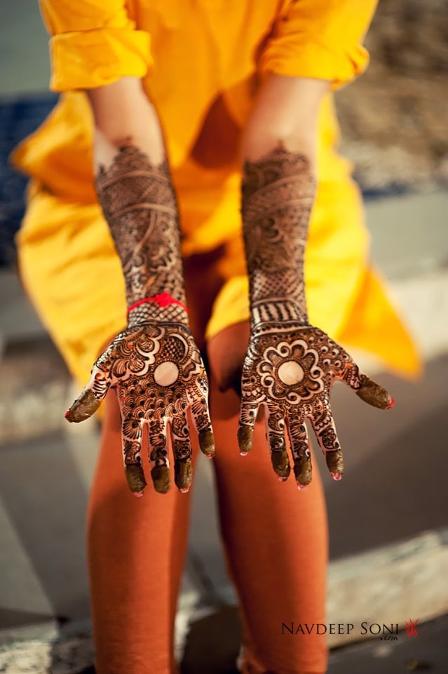 Beautiful Mirror Design On Mehendi by Navdeep Soni Bridal-mehendi | Weddings Photos & Ideas