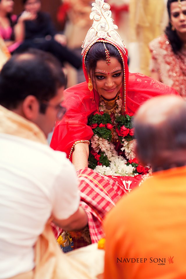 Bengali bride by Navdeep Soni Photography Wedding-photography | Weddings Photos & Ideas