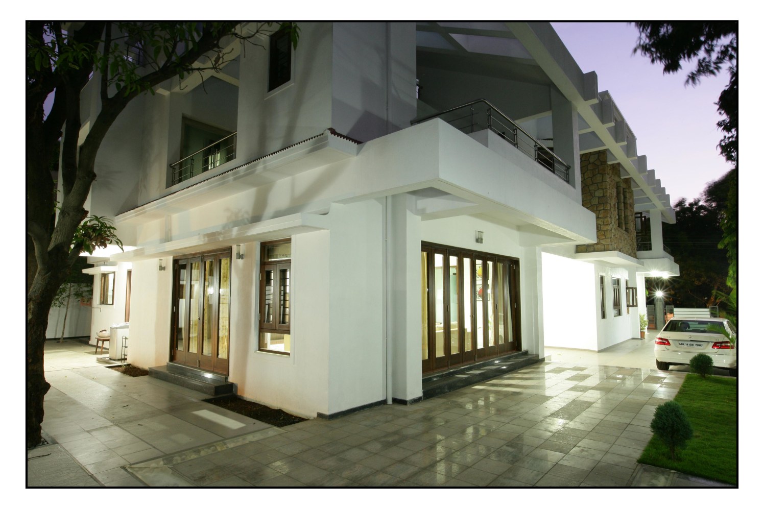 The Luxurious Facade by RS Design Open-spaces Modern | Interior Design Photos & Ideas