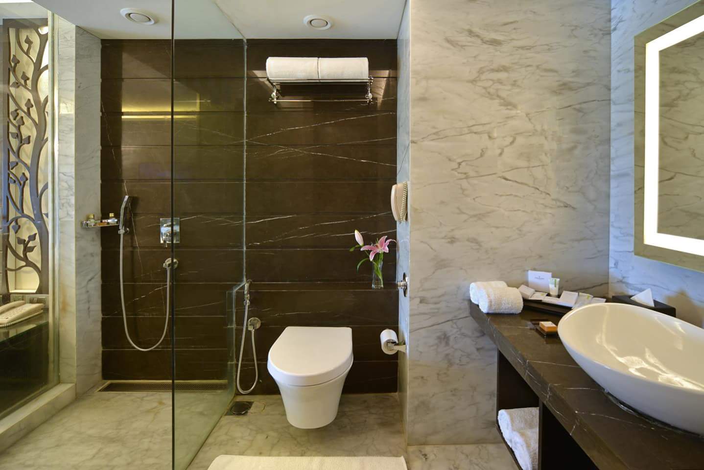 Bathroom With Brown Tiles by R. Gautam Jain Bathroom Modern | Interior Design Photos & Ideas