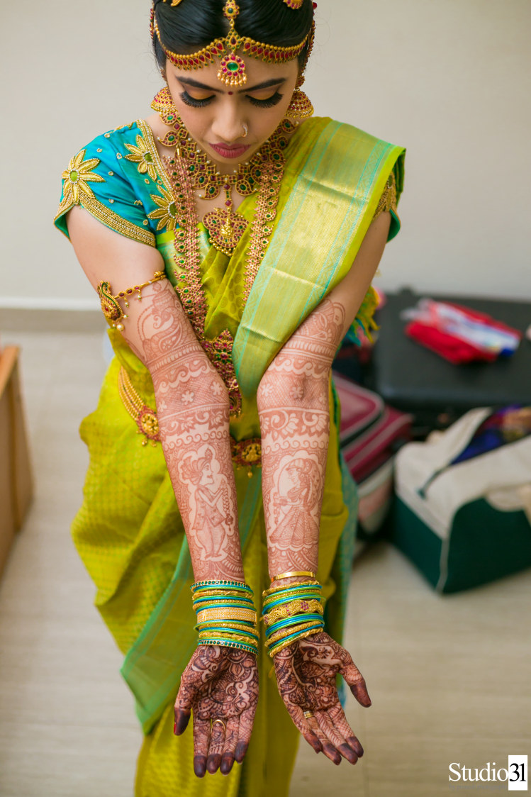 Intricate mehendi designs of bride by Studio 31 by Pranesh Photography Wedding-photography | Weddings Photos & Ideas