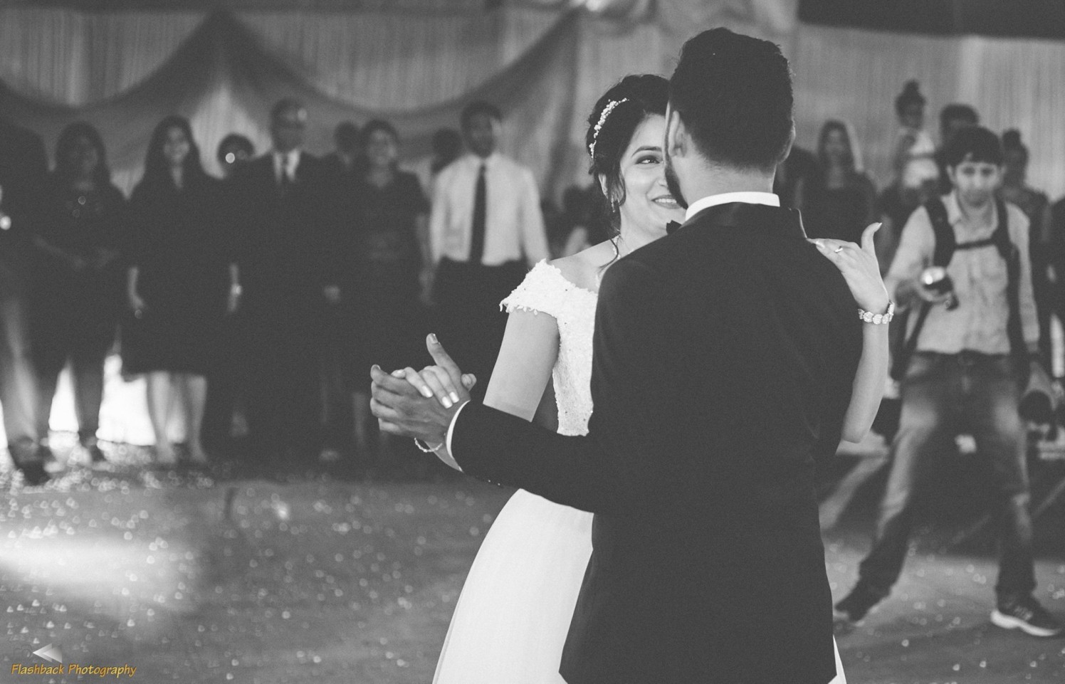 We are happy when together! by Flashback photography Wedding-photography | Weddings Photos & Ideas