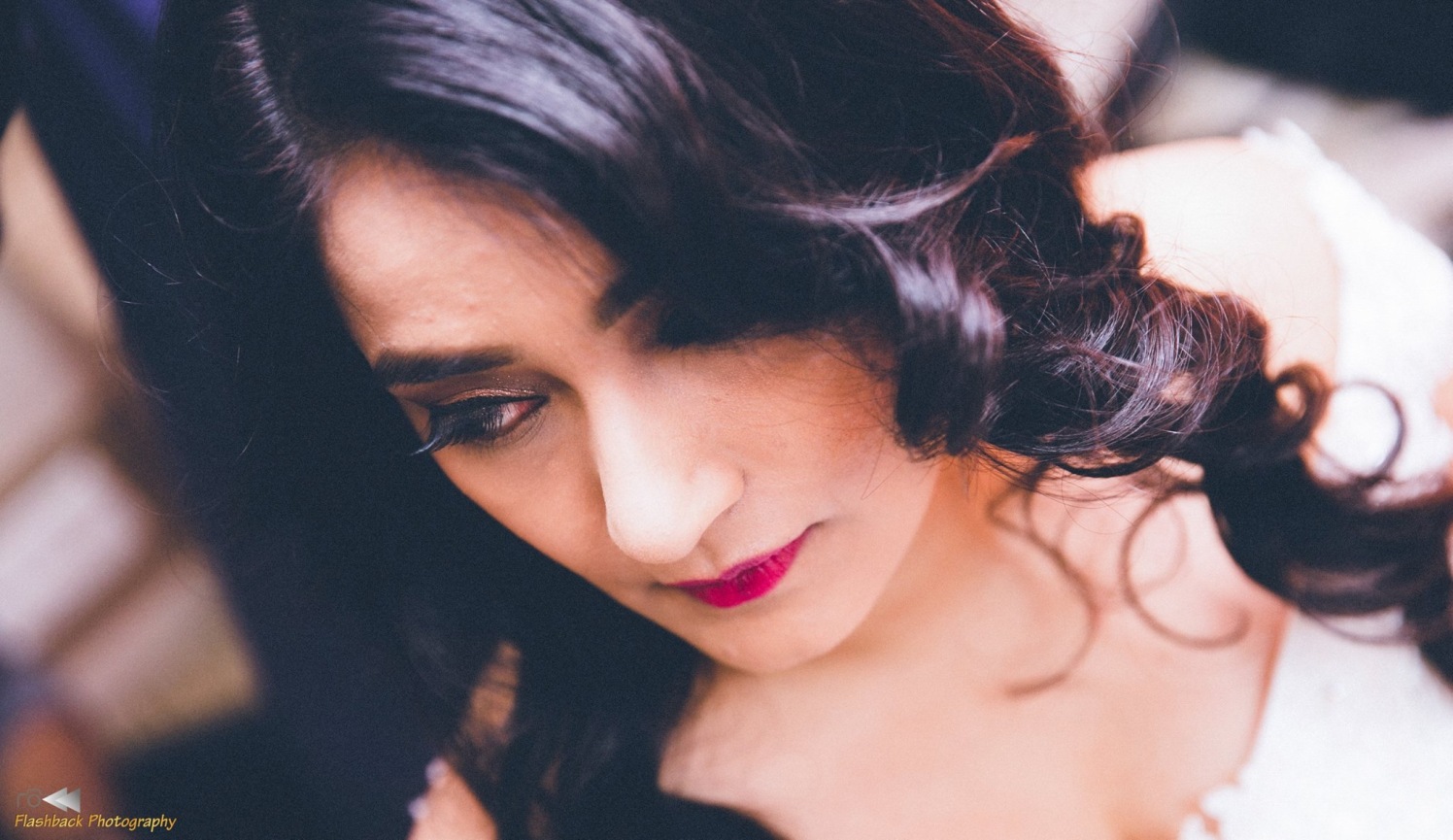 Curly hair coiffure by Flashback photography Wedding-photography | Weddings Photos & Ideas