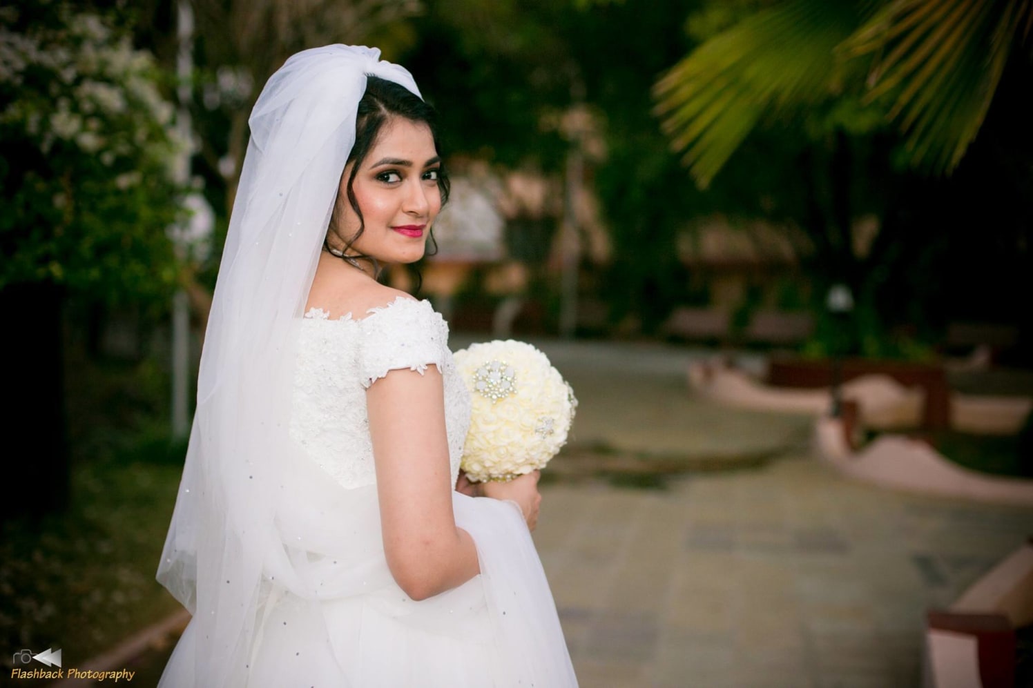 Astonishing ebullience by Flashback photography Wedding-photography | Weddings Photos & Ideas