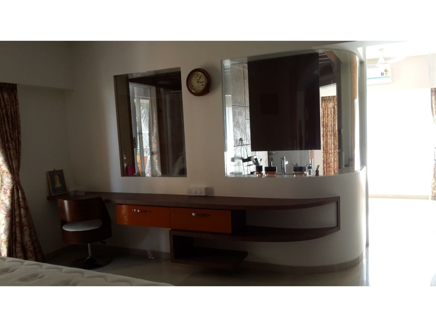 Contemporary Dressing Table by ARN INTERIORS Contemporary | Interior Design Photos & Ideas