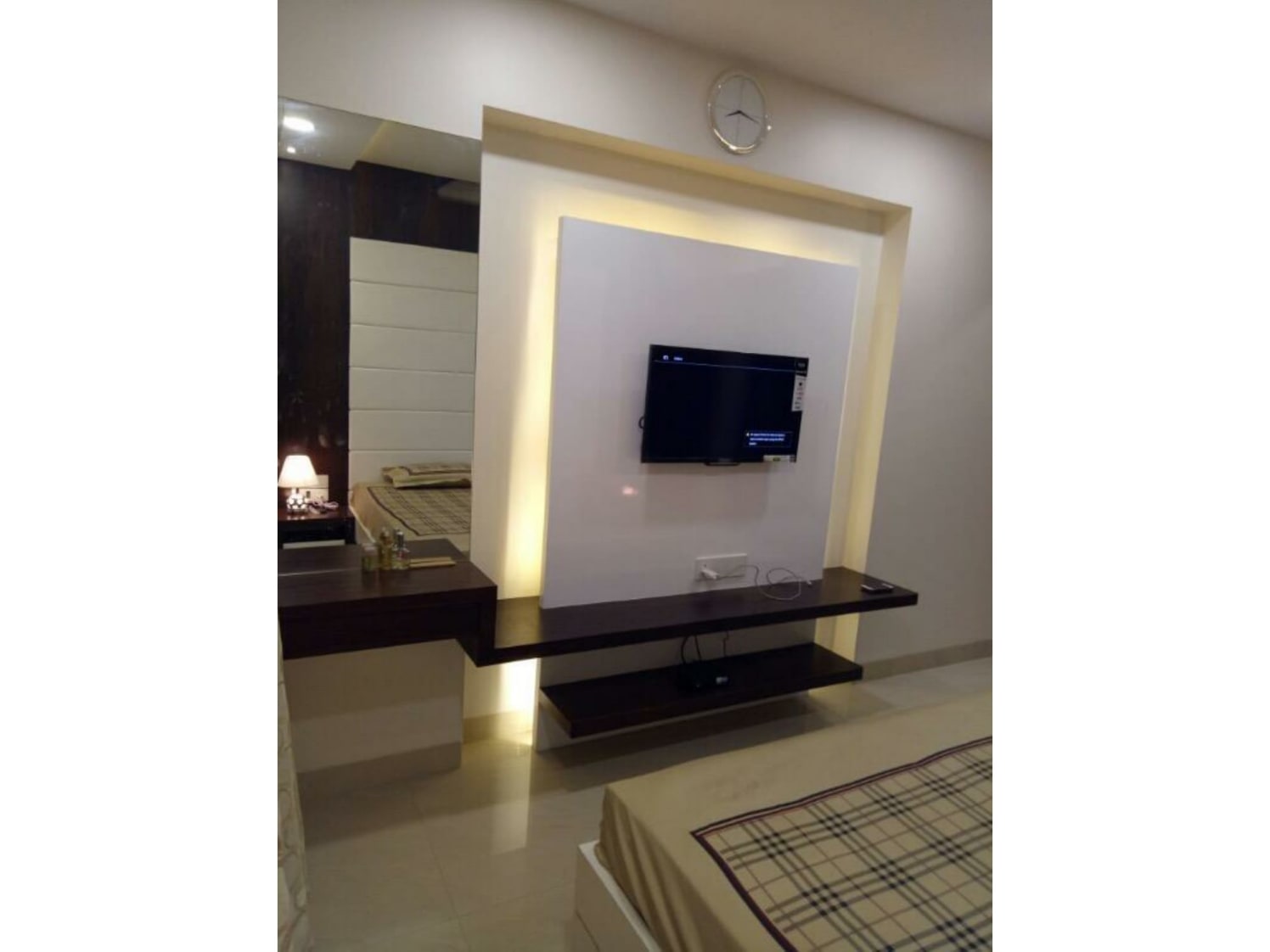 Contemporary TV Cabinet by ARN INTERIORS Bedroom Contemporary | Interior Design Photos & Ideas