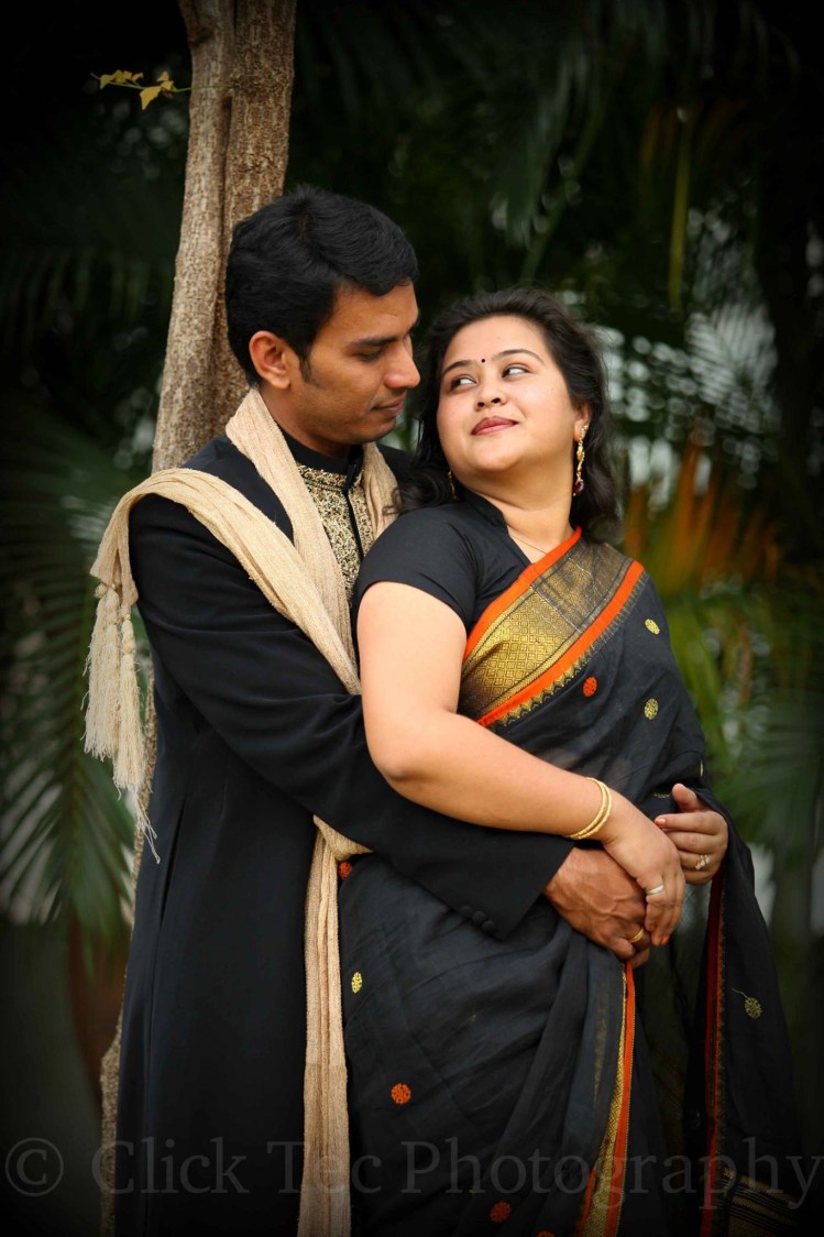 Looking at bae by CLICK TEC Wedding-photography | Weddings Photos & Ideas