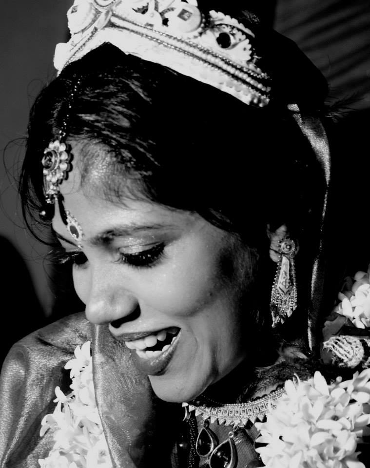 Pretty bengali bride by HSM Photography Wedding-photography Bridal-jewellery-and-accessories | Weddings Photos & Ideas