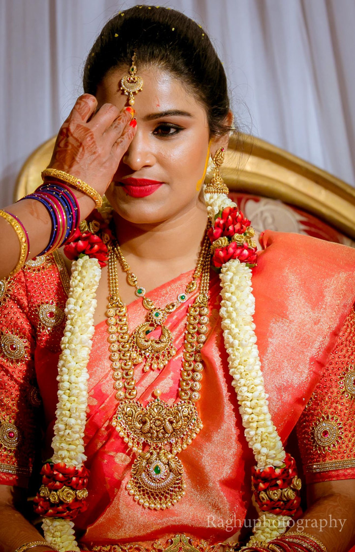 Bride Wearing Stunning South Indian Jewellery by Raghu Raj Bridal-makeup Bridal-jewellery-and-accessories | Weddings Photos & Ideas