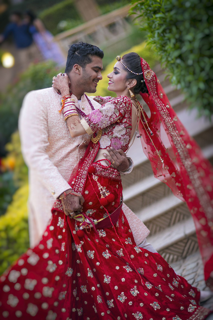 Stunning Couple Portrait On Their Grand Day by Niranjan Patwardhan Wedding-photography | Weddings Photos & Ideas