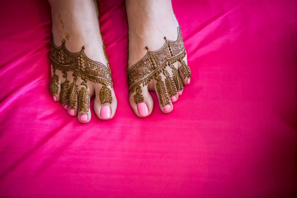Feet Adorned With Rich Heena by Vrutika Doshi Wedding-photography Bridal-mehendi | Weddings Photos & Ideas
