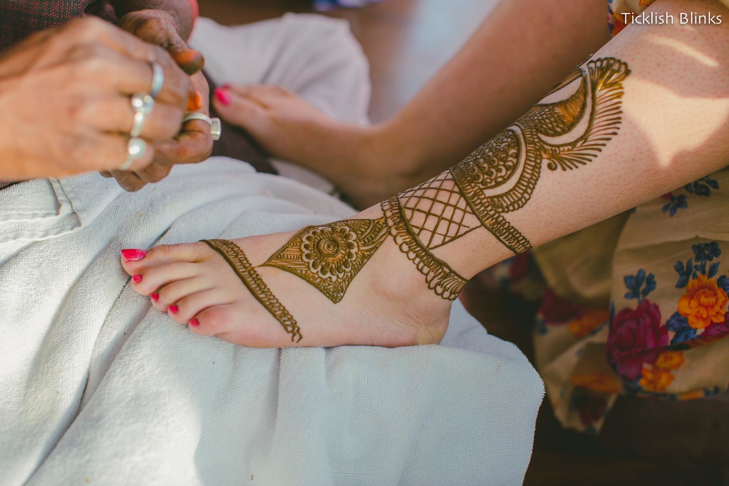 Mehendi Pattern On Feet by Ticklish Blinks Wedding-photography Bridal-mehendi | Weddings Photos & Ideas