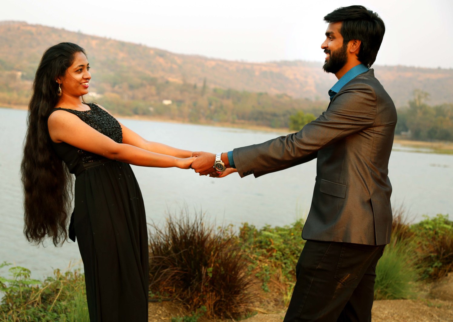 Admiration of bond by Rushil Jadhav Wedding-photography | Weddings Photos & Ideas