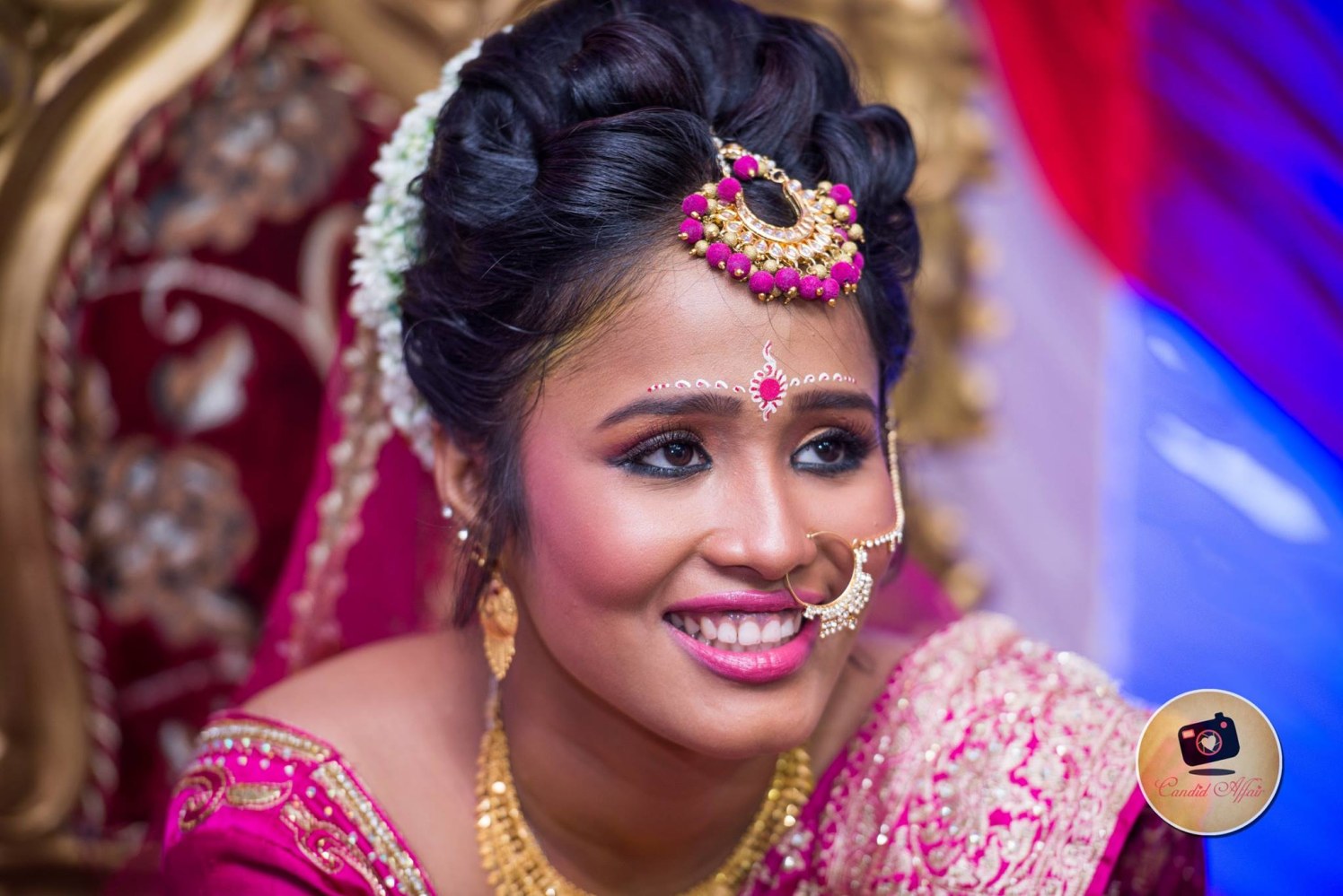 Bright Makeup And Gold Accessories by Candid Affair Wedding-photography Bridal-jewellery-and-accessories Bridal-makeup | Weddings Photos & Ideas