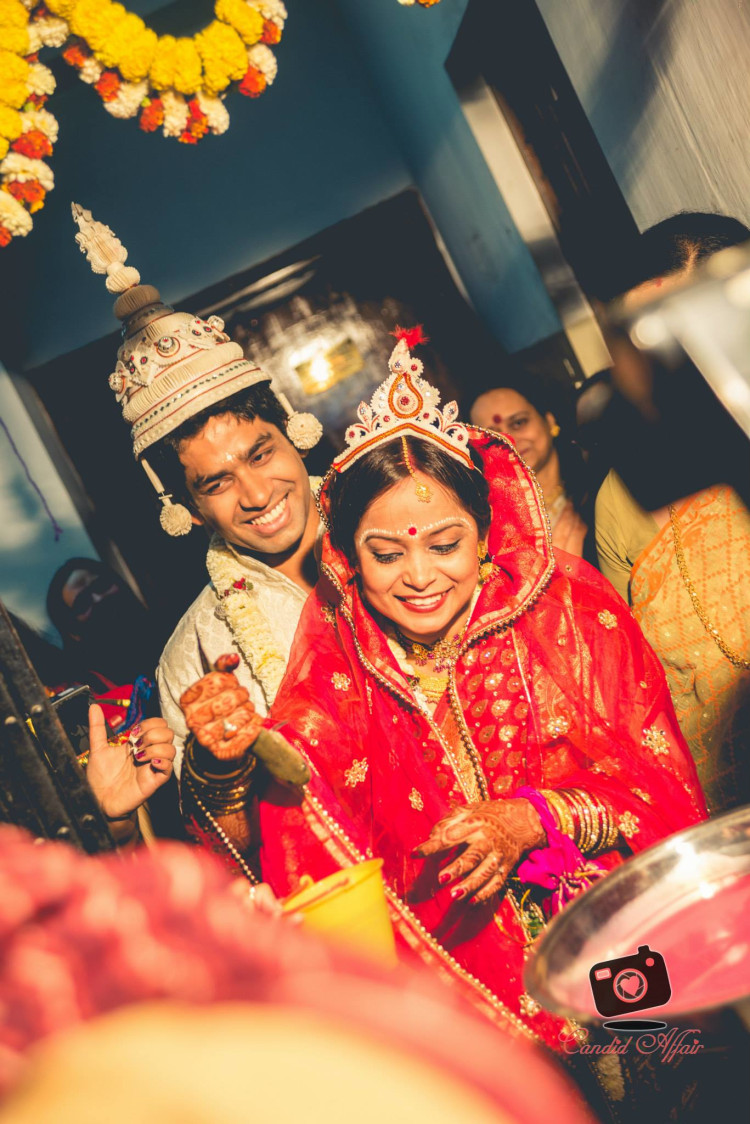 Bride And Groom Doing Wedding Day Traditions by Candid Affair Wedding-photography | Weddings Photos & Ideas