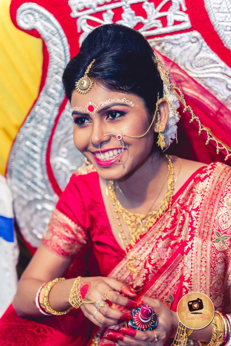 Cheeky bride by Candid Affair Wedding-photography | Weddings Photos & Ideas