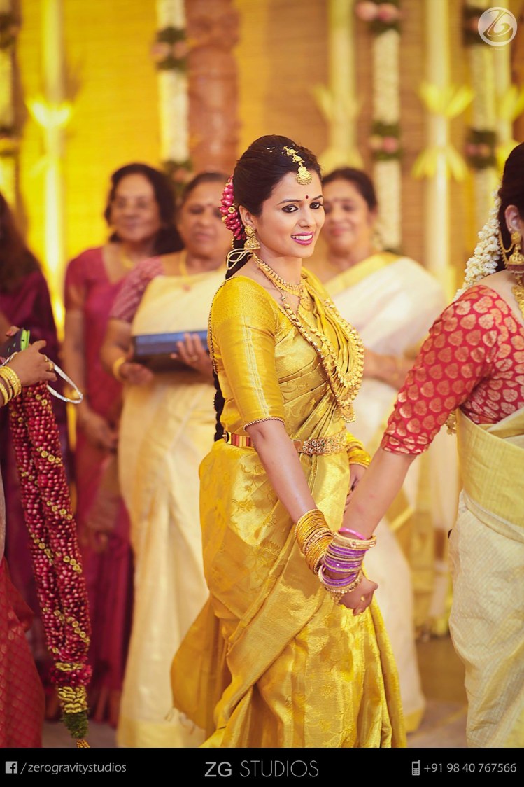 Majestic in that golden saree by Ajay Wedding-photography | Weddings Photos & Ideas