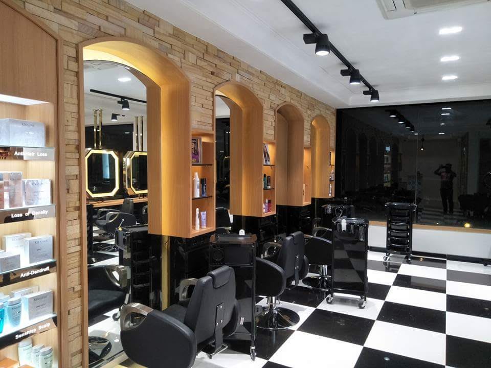 Salon Interiors With Black And Tile Flooring by Manvir Singh Contemporary | Interior Design Photos & Ideas