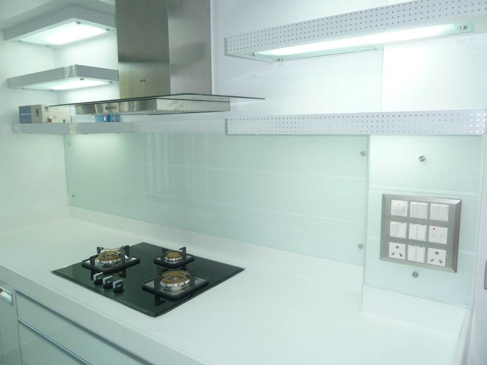 Contemporary Kitchen by Plus One Interiors Modular-kitchen Contemporary | Interior Design Photos & Ideas