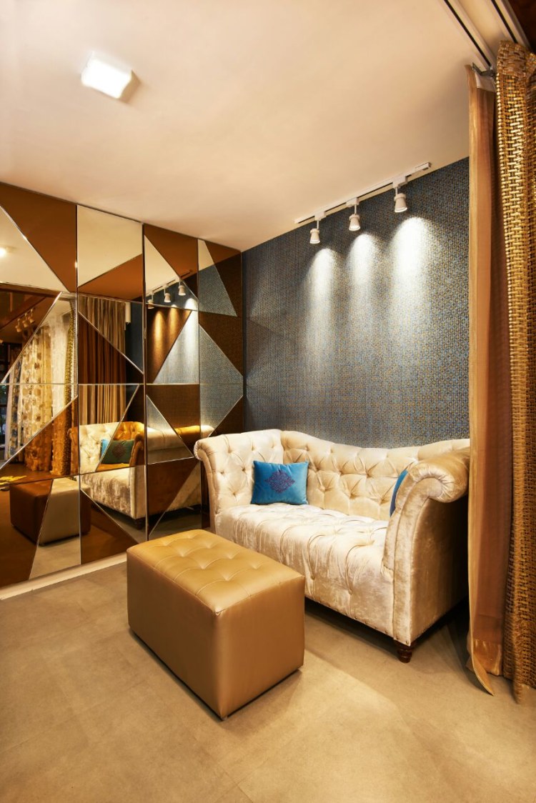 Living area with wall decor and modern style sitting by Nidhi Rathod Living-room Contemporary | Interior Design Photos & Ideas