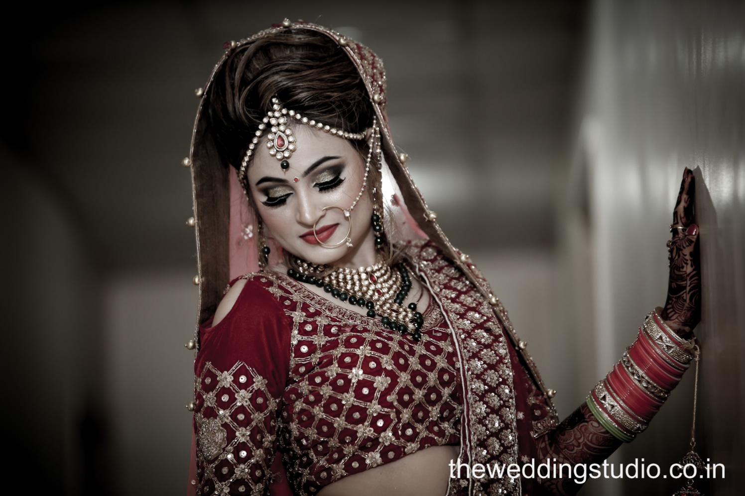Elegance redefined by THE WEDDING STUDIO Wedding-photography Bridal-makeup Bridal-jewellery-and-accessories | Weddings Photos & Ideas
