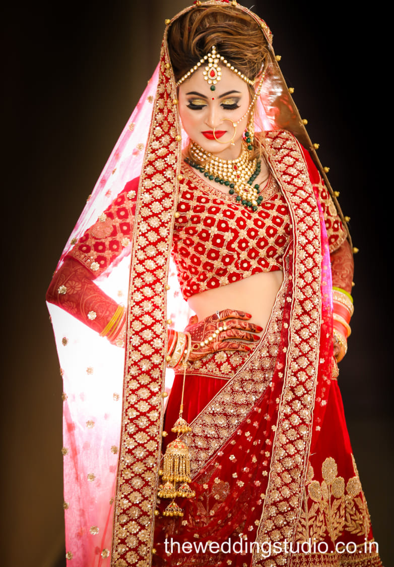 Absolute Stunner by THE WEDDING STUDIO Wedding-photography Bridal-makeup Bridal-jewellery-and-accessories | Weddings Photos & Ideas