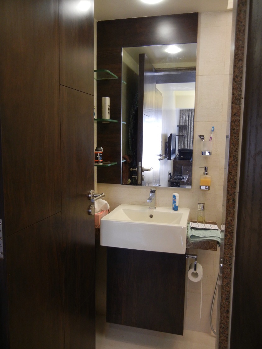 Modern rustic style bathroom by Rita Bheda Modern | Interior Design Photos & Ideas