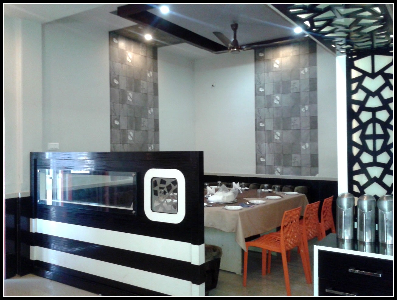 The Artistic Decor by Jhumur Ghosh Chaki Contemporary | Interior Design Photos & Ideas