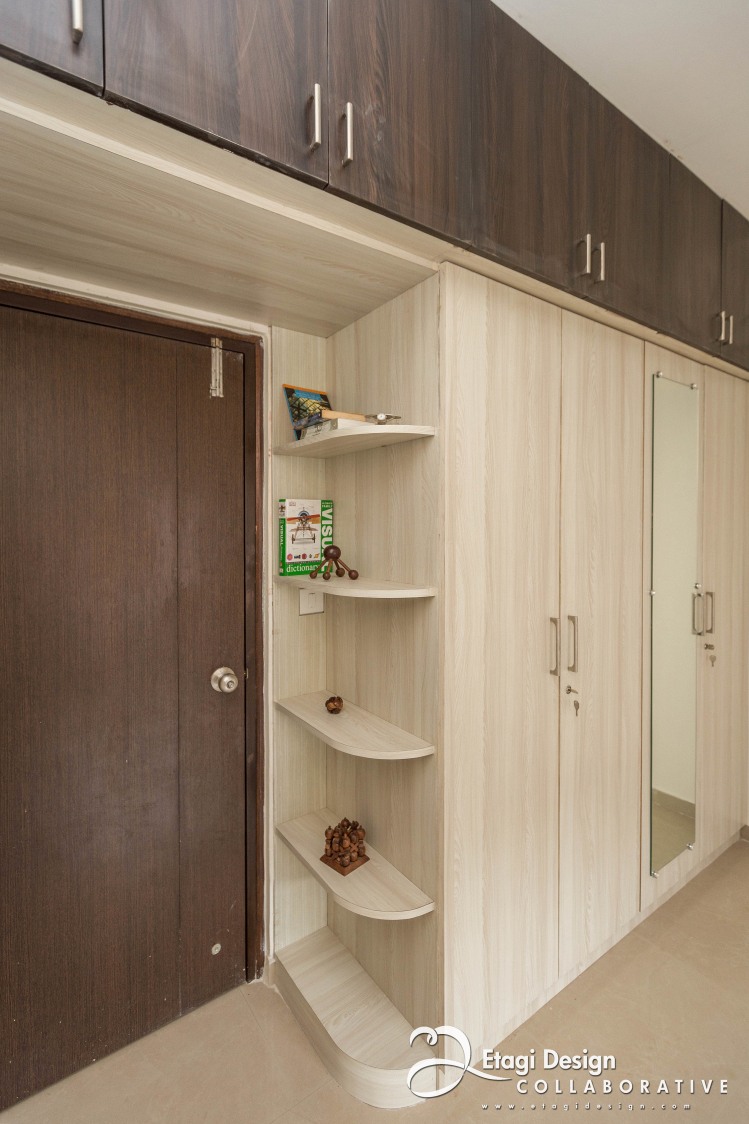 Contemporary closets by Prashanth Nandiprasad Modern | Interior Design Photos & Ideas