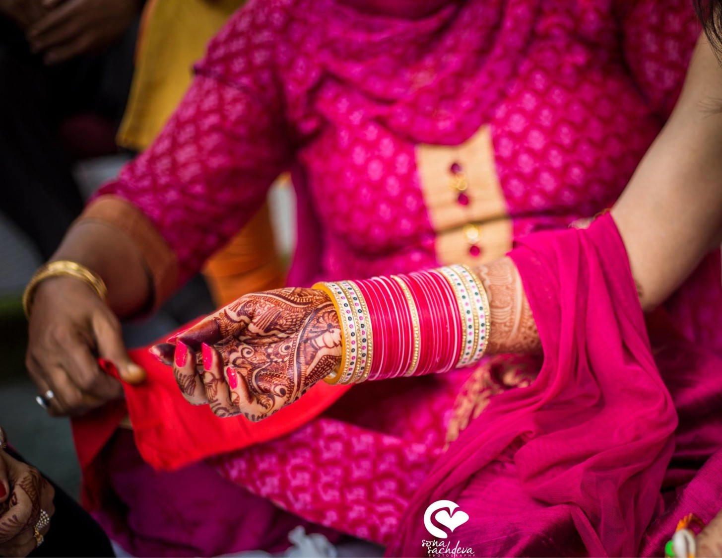 Sparkling pink by Sona Sachdeva Photography Wedding-photography | Weddings Photos & Ideas