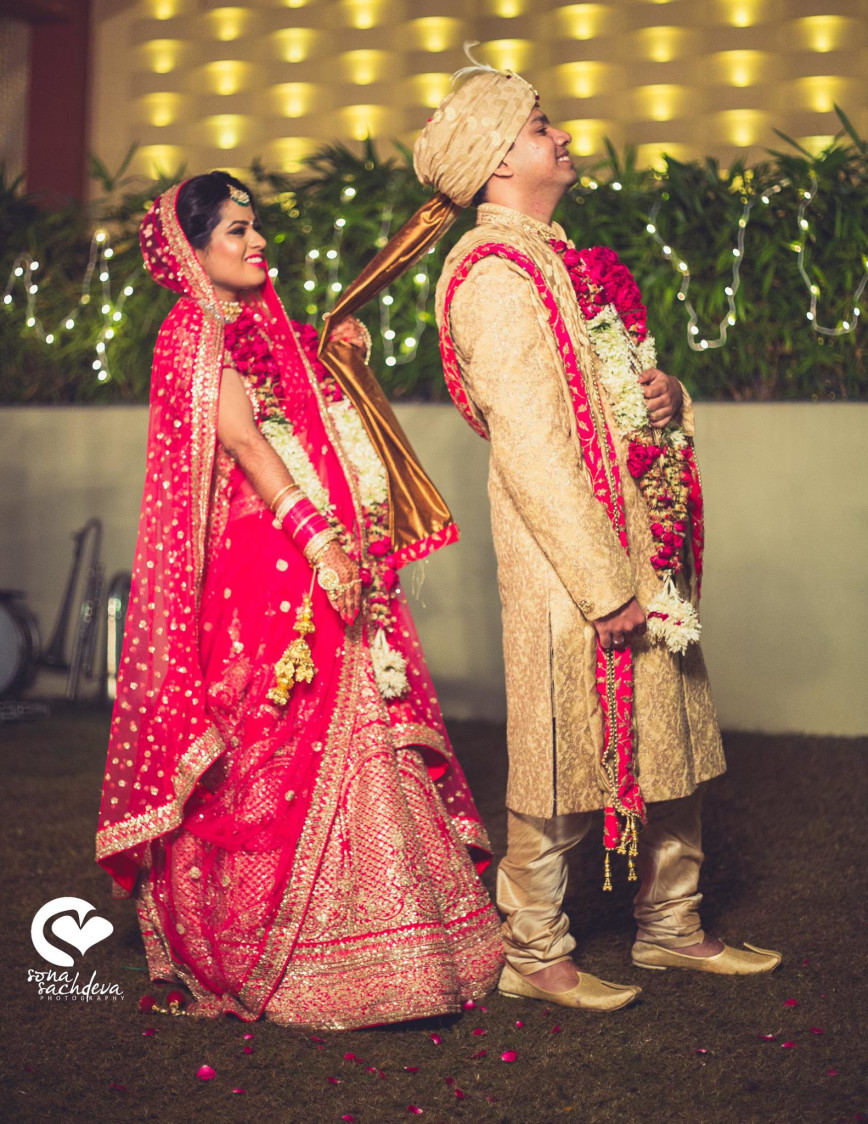 Quirky posers by Sona Sachdeva Photography Wedding-photography | Weddings Photos & Ideas