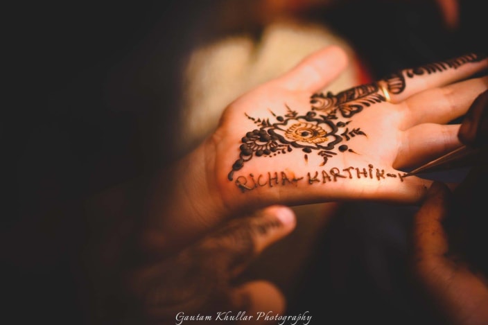 Mehendi Design With The Bride And Groom S Name Written By Gautam Khullar