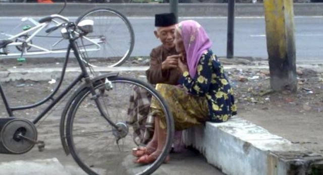 Ilustrasi Kakek Nenek