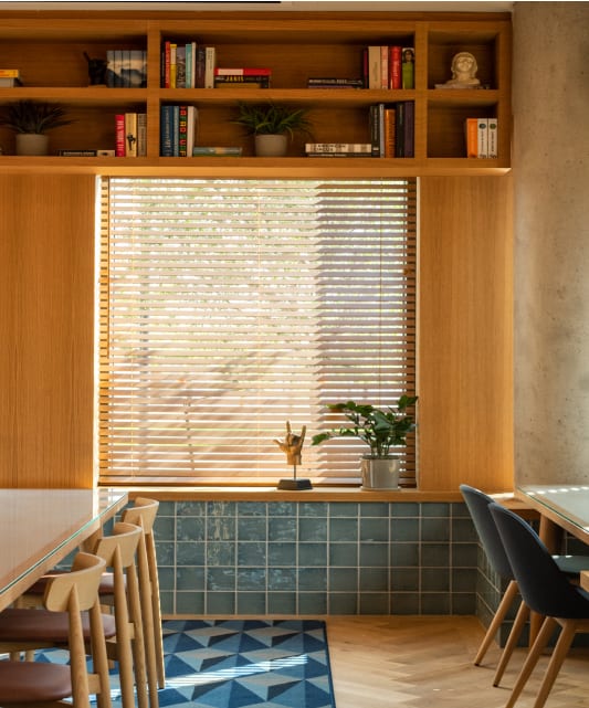 View of library and co-working space at Dallas Urby - luxury short-term furnished apartment rentals in Dallas TX